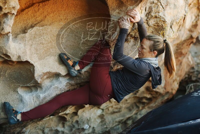 Bouldering in Hueco Tanks on 01/12/2019 with Blue Lizard Climbing and Yoga
Filename: SRM_20190112_1113470.jpg
Aperture: f/2.8
Shutter Speed: 1/250
Body: Canon EOS-1D Mark II
Lens: Canon EF 50mm f/1.8 II