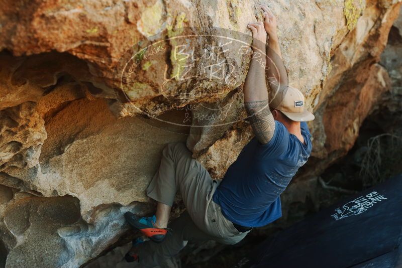 Bouldering in Hueco Tanks on 01/12/2019 with Blue Lizard Climbing and Yoga
Filename: SRM_20190112_1115290.jpg
Aperture: f/4.0
Shutter Speed: 1/250
Body: Canon EOS-1D Mark II
Lens: Canon EF 50mm f/1.8 II
