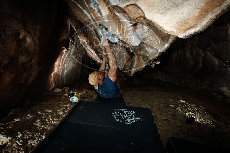 Bouldering in Hueco Tanks on 01/12/2019 with Blue Lizard Climbing and Yoga
Filename: SRM_20190112_1518250.jpg
Aperture: f/8.0
Shutter Speed: 1/250
Body: Canon EOS-1D Mark II
Lens: Canon EF 16-35mm f/2.8 L