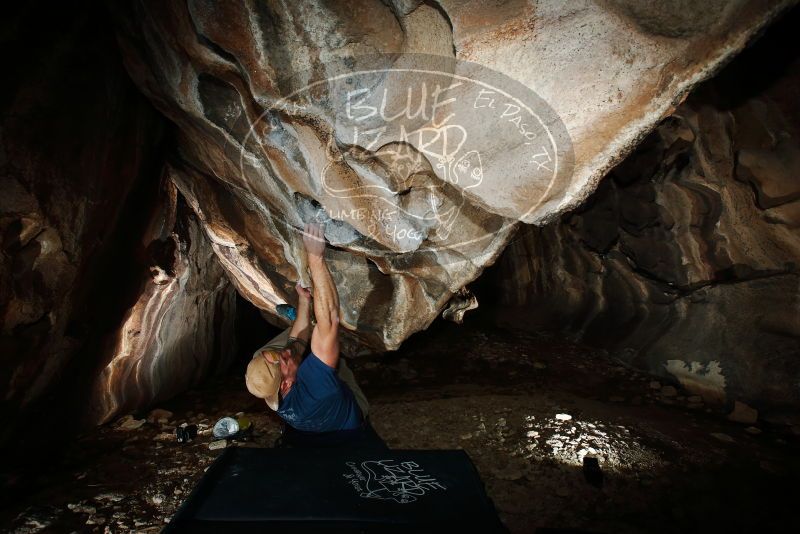 Bouldering in Hueco Tanks on 01/12/2019 with Blue Lizard Climbing and Yoga
Filename: SRM_20190112_1520280.jpg
Aperture: f/8.0
Shutter Speed: 1/250
Body: Canon EOS-1D Mark II
Lens: Canon EF 16-35mm f/2.8 L