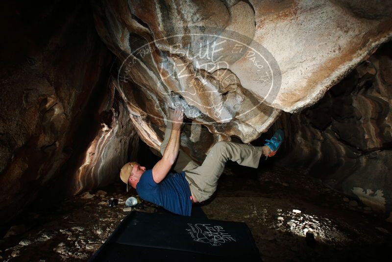 Bouldering in Hueco Tanks on 01/12/2019 with Blue Lizard Climbing and Yoga
Filename: SRM_20190112_1520370.jpg
Aperture: f/8.0
Shutter Speed: 1/250
Body: Canon EOS-1D Mark II
Lens: Canon EF 16-35mm f/2.8 L