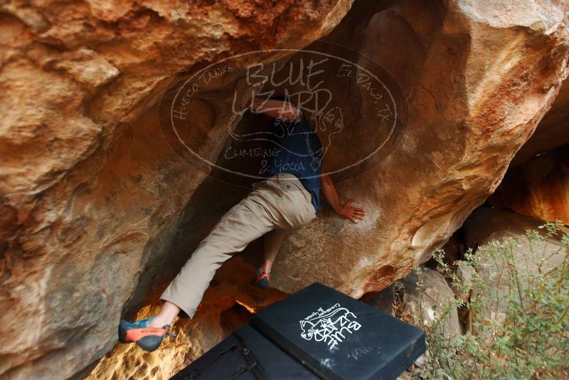 Bouldering in Hueco Tanks on 01/12/2019 with Blue Lizard Climbing and Yoga
Filename: SRM_20190112_1816170.jpg
Aperture: f/2.8
Shutter Speed: 1/80
Body: Canon EOS-1D Mark II
Lens: Canon EF 16-35mm f/2.8 L