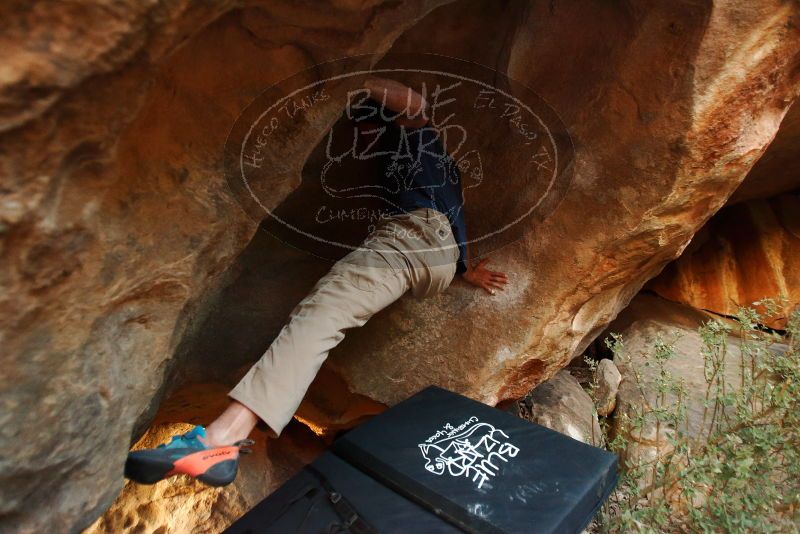 Bouldering in Hueco Tanks on 01/12/2019 with Blue Lizard Climbing and Yoga
Filename: SRM_20190112_1816230.jpg
Aperture: f/2.8
Shutter Speed: 1/80
Body: Canon EOS-1D Mark II
Lens: Canon EF 16-35mm f/2.8 L