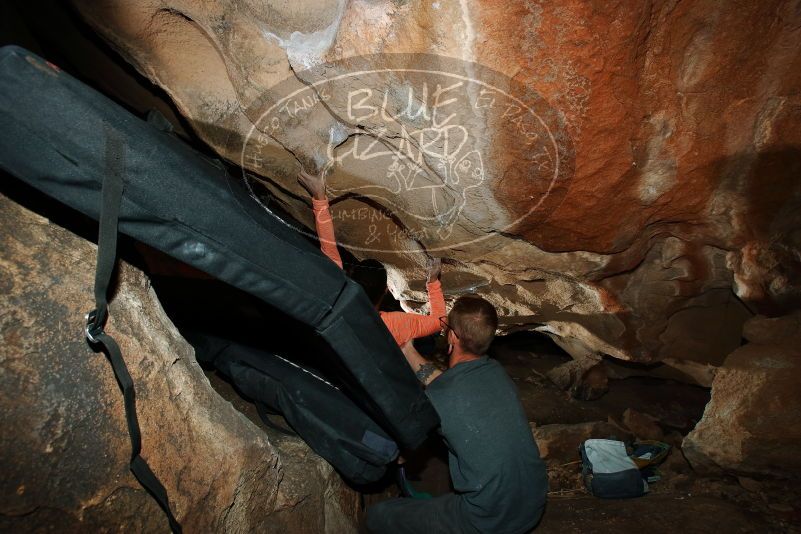 Bouldering in Hueco Tanks on 01/14/2019 with Blue Lizard Climbing and Yoga

Filename: SRM_20190114_1302330.jpg
Aperture: f/8.0
Shutter Speed: 1/250
Body: Canon EOS-1D Mark II
Lens: Canon EF 16-35mm f/2.8 L