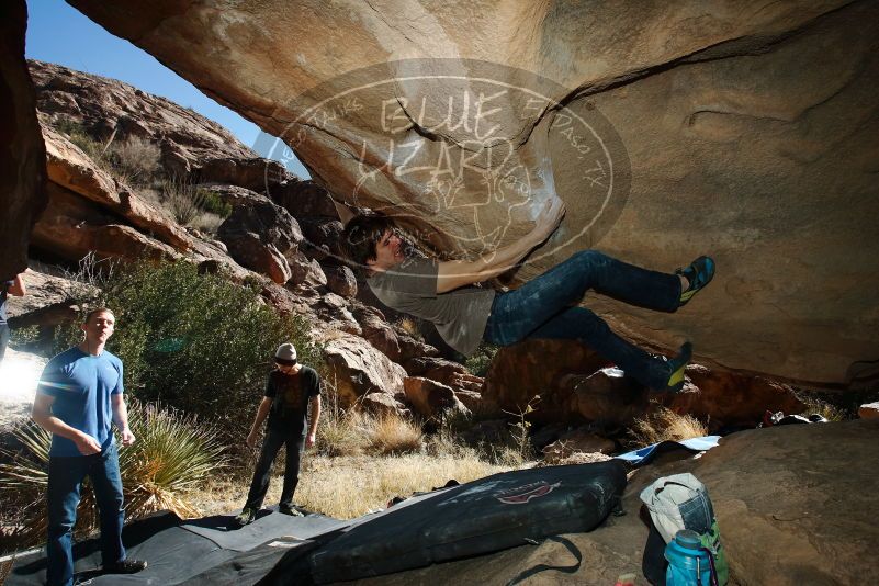 Bouldering in Hueco Tanks on 01/14/2019 with Blue Lizard Climbing and Yoga
Filename: SRM_20190114_1314540.jpg
Aperture: f/8.0
Shutter Speed: 1/250
Body: Canon EOS-1D Mark II
Lens: Canon EF 16-35mm f/2.8 L