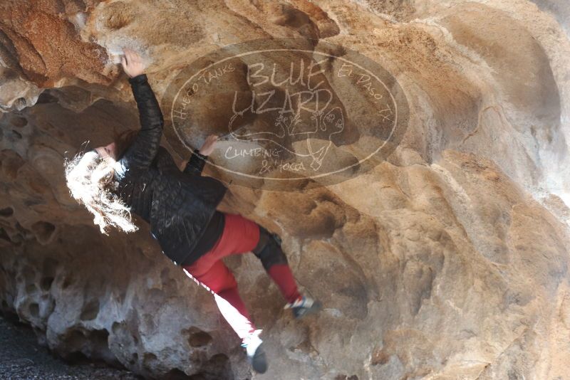 Bouldering in Hueco Tanks on 01/18/2019 with Blue Lizard Climbing and Yoga
Filename: SRM_20190118_1309000.jpg
Aperture: f/2.8
Shutter Speed: 1/100
Body: Canon EOS-1D Mark II
Lens: Canon EF 50mm f/1.8 II