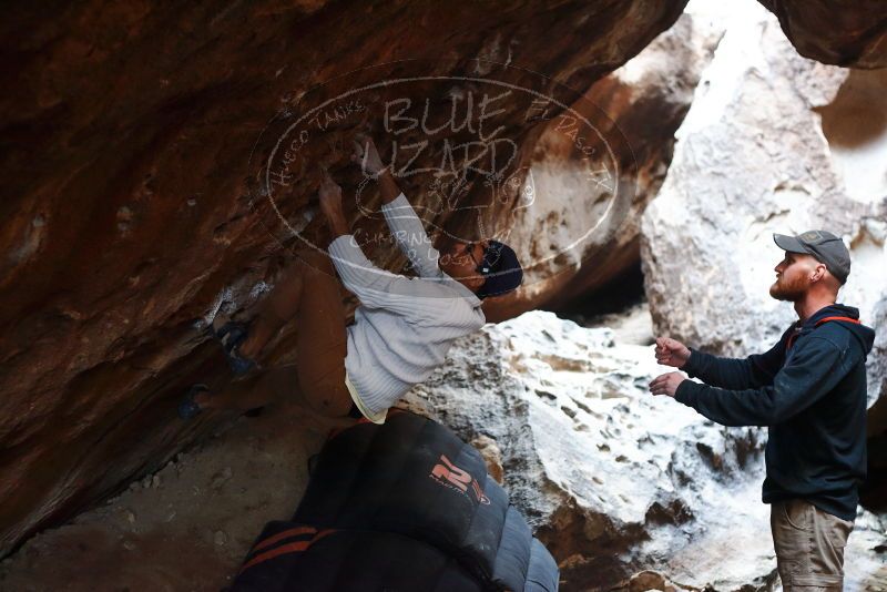 Bouldering in Hueco Tanks on 01/18/2019 with Blue Lizard Climbing and Yoga
Filename: SRM_20190118_1604120.jpg
Aperture: f/2.8
Shutter Speed: 1/125
Body: Canon EOS-1D Mark II
Lens: Canon EF 50mm f/1.8 II