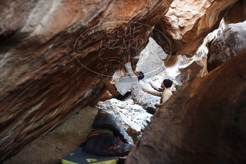 Bouldering in Hueco Tanks on 01/18/2019 with Blue Lizard Climbing and Yoga
Filename: SRM_20190118_1613350.jpg
Aperture: f/2.2
Shutter Speed: 1/160
Body: Canon EOS-1D Mark II
Lens: Canon EF 50mm f/1.8 II