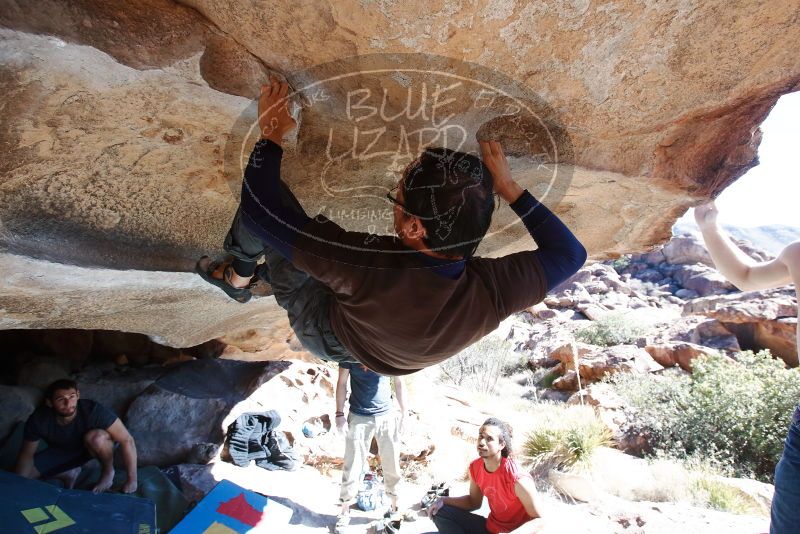 Bouldering in Hueco Tanks on 01/19/2019 with Blue Lizard Climbing and Yoga
Filename: SRM_20190119_1225290.jpg
Aperture: f/5.6
Shutter Speed: 1/320
Body: Canon EOS-1D Mark II
Lens: Canon EF 16-35mm f/2.8 L