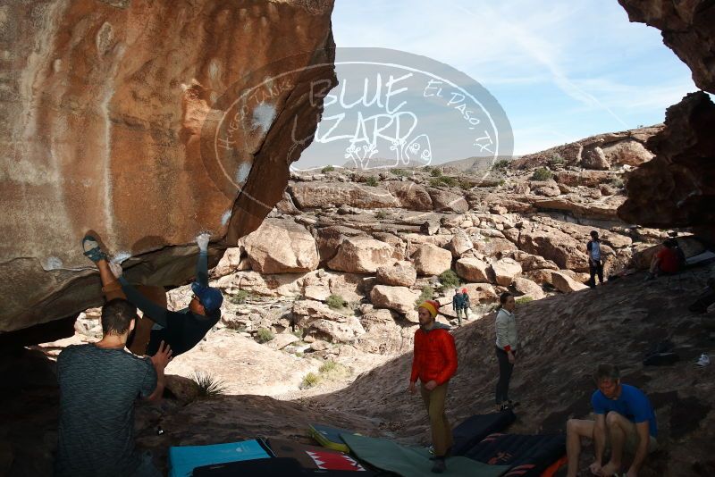 Bouldering in Hueco Tanks on 01/20/2019 with Blue Lizard Climbing and Yoga

Filename: SRM_20190120_1427540.jpg
Aperture: f/8.0
Shutter Speed: 1/250
Body: Canon EOS-1D Mark II
Lens: Canon EF 16-35mm f/2.8 L