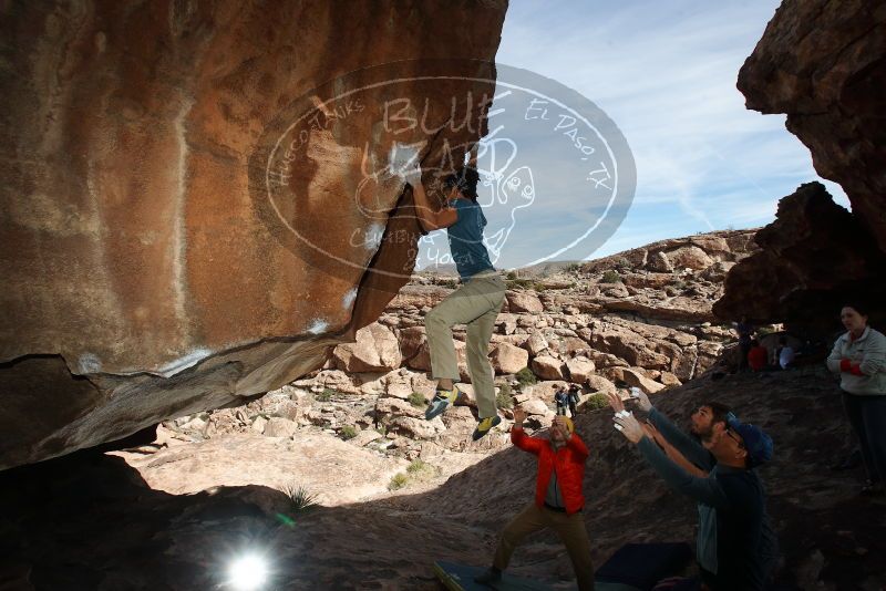 Bouldering in Hueco Tanks on 01/20/2019 with Blue Lizard Climbing and Yoga
Filename: SRM_20190120_1434370.jpg
Aperture: f/8.0
Shutter Speed: 1/250
Body: Canon EOS-1D Mark II
Lens: Canon EF 16-35mm f/2.8 L