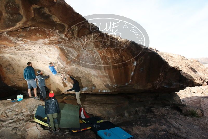 Bouldering in Hueco Tanks on 01/20/2019 with Blue Lizard Climbing and Yoga
Filename: SRM_20190120_1614470.jpg
Aperture: f/6.3
Shutter Speed: 1/250
Body: Canon EOS-1D Mark II
Lens: Canon EF 16-35mm f/2.8 L
