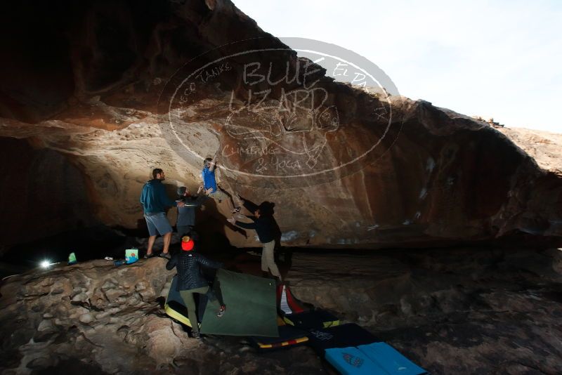 Bouldering in Hueco Tanks on 01/20/2019 with Blue Lizard Climbing and Yoga
Filename: SRM_20190120_1614520.jpg
Aperture: f/6.3
Shutter Speed: 1/250
Body: Canon EOS-1D Mark II
Lens: Canon EF 16-35mm f/2.8 L