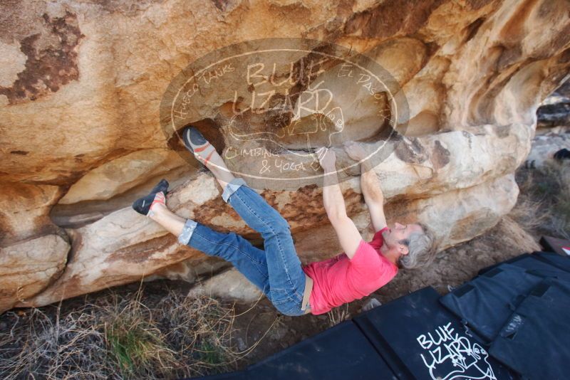 Bouldering in Hueco Tanks on 01/21/2019 with Blue Lizard Climbing and Yoga
Filename: SRM_20190121_1105070.jpg
Aperture: f/6.3
Shutter Speed: 1/250
Body: Canon EOS-1D Mark II
Lens: Canon EF 16-35mm f/2.8 L