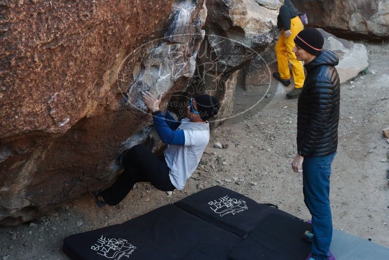 Bouldering in Hueco Tanks on 01/26/2019 with Blue Lizard Climbing and Yoga
Filename: SRM_20190126_1020041.jpg
Aperture: f/5.0
Shutter Speed: 1/200
Body: Canon EOS-1D Mark II
Lens: Canon EF 50mm f/1.8 II