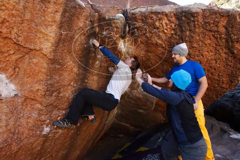 Bouldering in Hueco Tanks on 01/26/2019 with Blue Lizard Climbing and Yoga
Filename: SRM_20190126_1142500.jpg
Aperture: f/6.3
Shutter Speed: 1/200
Body: Canon EOS-1D Mark II
Lens: Canon EF 16-35mm f/2.8 L