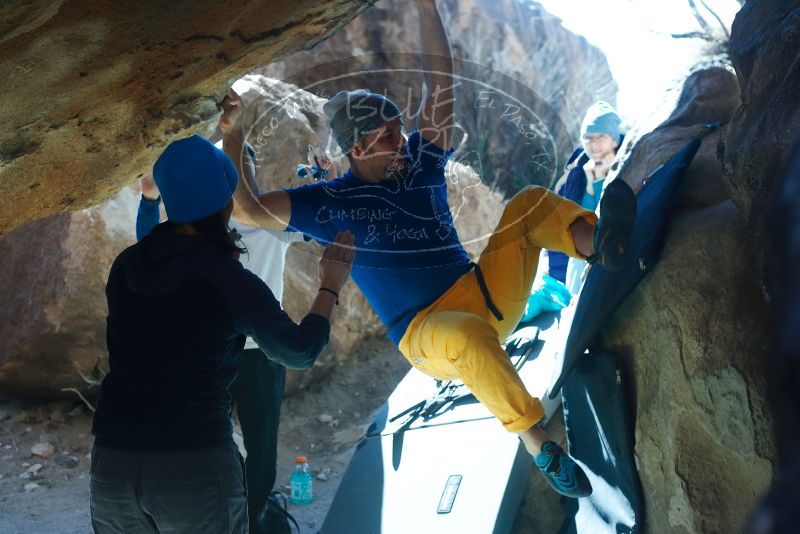 Bouldering in Hueco Tanks on 01/26/2019 with Blue Lizard Climbing and Yoga
Filename: SRM_20190126_1313190.jpg
Aperture: f/4.5
Shutter Speed: 1/400
Body: Canon EOS-1D Mark II
Lens: Canon EF 50mm f/1.8 II