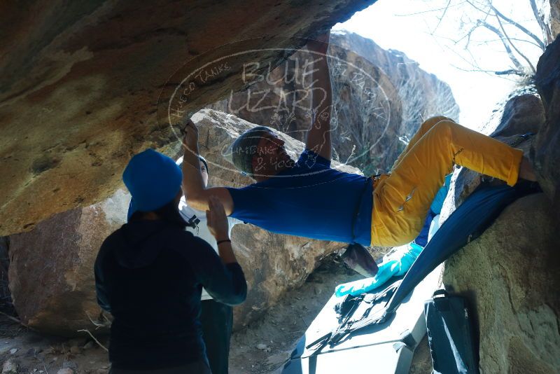 Bouldering in Hueco Tanks on 01/26/2019 with Blue Lizard Climbing and Yoga
Filename: SRM_20190126_1313201.jpg
Aperture: f/4.5
Shutter Speed: 1/400
Body: Canon EOS-1D Mark II
Lens: Canon EF 50mm f/1.8 II