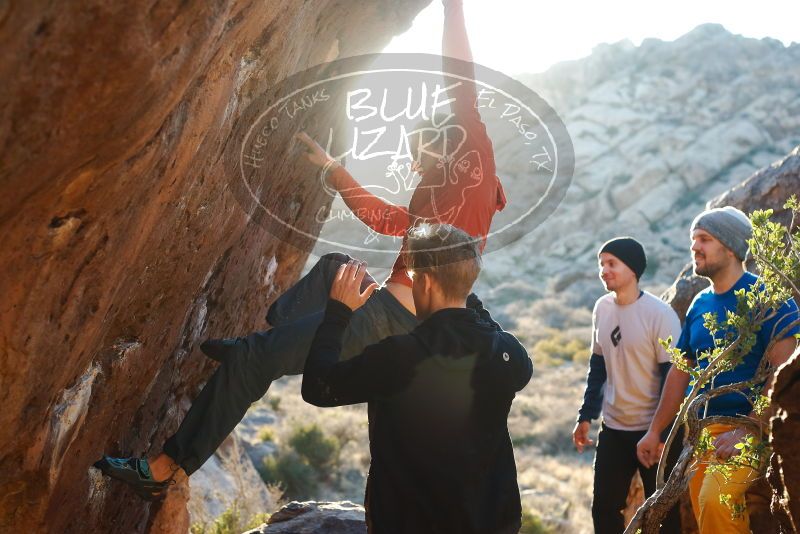 Bouldering in Hueco Tanks on 01/26/2019 with Blue Lizard Climbing and Yoga
Filename: SRM_20190126_1805180.jpg
Aperture: f/4.0
Shutter Speed: 1/250
Body: Canon EOS-1D Mark II
Lens: Canon EF 50mm f/1.8 II