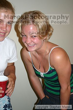 

Filename: img_8276_std.jpg
Aperture: f/4.5
Shutter Speed: 1/60
Body: Canon EOS DIGITAL REBEL
Lens: Canon EF-S 18-55mm f/3.5-5.6