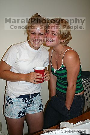 

Filename: img_8277_std.jpg
Aperture: f/4.0
Shutter Speed: 1/60
Body: Canon EOS DIGITAL REBEL
Lens: Canon EF-S 18-55mm f/3.5-5.6