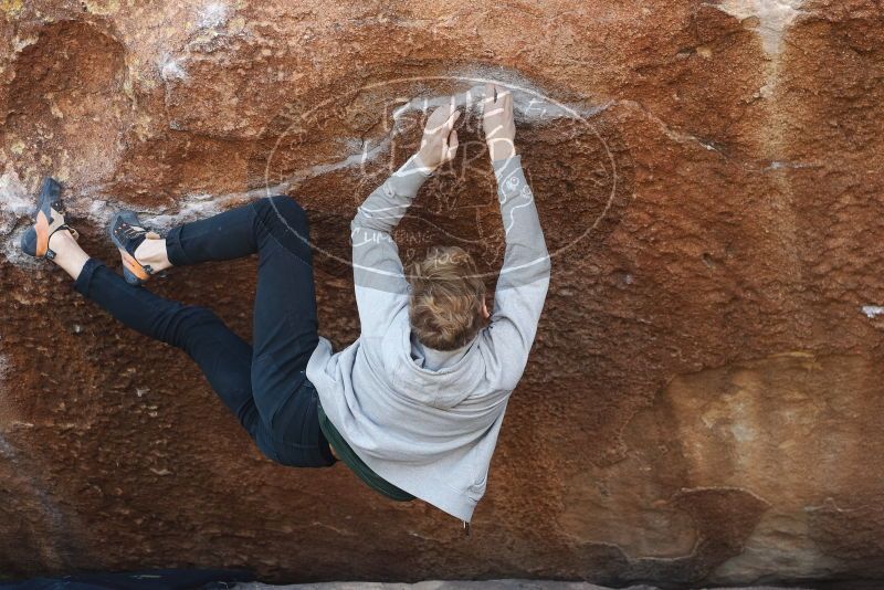 Bouldering in Hueco Tanks on 01/27/2019 with Blue Lizard Climbing and Yoga
Filename: SRM_20190127_1212190.jpg
Aperture: f/3.2
Shutter Speed: 1/400
Body: Canon EOS-1D Mark II
Lens: Canon EF 50mm f/1.8 II