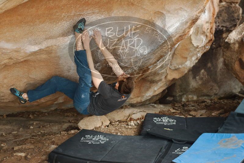 Bouldering in Hueco Tanks on 01/27/2019 with Blue Lizard Climbing and Yoga
Filename: SRM_20190127_1422270.jpg
Aperture: f/4.0
Shutter Speed: 1/500
Body: Canon EOS-1D Mark II
Lens: Canon EF 50mm f/1.8 II