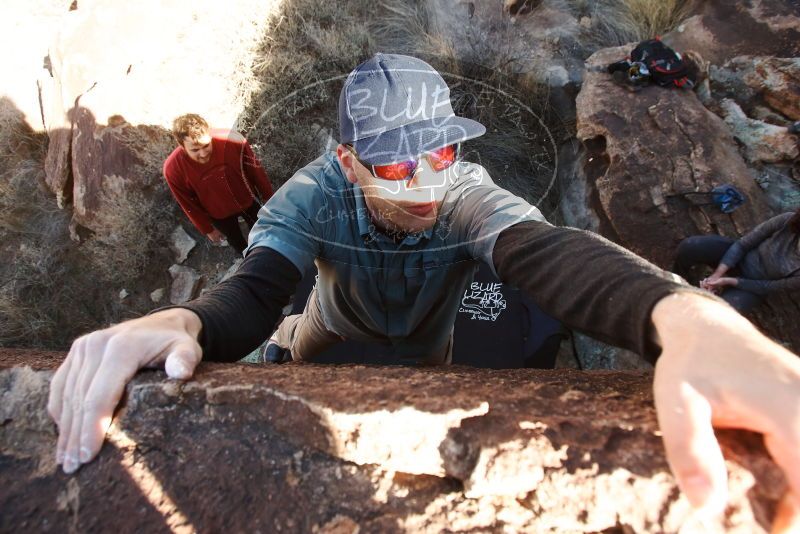 Bouldering in Hueco Tanks on 02/03/2019 with Blue Lizard Climbing and Yoga
Filename: SRM_20190203_1218080.jpg
Aperture: f/5.6
Shutter Speed: 1/400
Body: Canon EOS-1D Mark II
Lens: Canon EF 16-35mm f/2.8 L