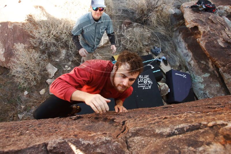 Bouldering in Hueco Tanks on 02/03/2019 with Blue Lizard Climbing and Yoga
Filename: SRM_20190203_1232310.jpg
Aperture: f/5.6
Shutter Speed: 1/250
Body: Canon EOS-1D Mark II
Lens: Canon EF 16-35mm f/2.8 L