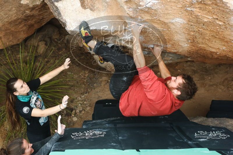 Bouldering in Hueco Tanks on 02/03/2019 with Blue Lizard Climbing and Yoga
Filename: SRM_20190203_1501410.jpg
Aperture: f/4.0
Shutter Speed: 1/400
Body: Canon EOS-1D Mark II
Lens: Canon EF 50mm f/1.8 II