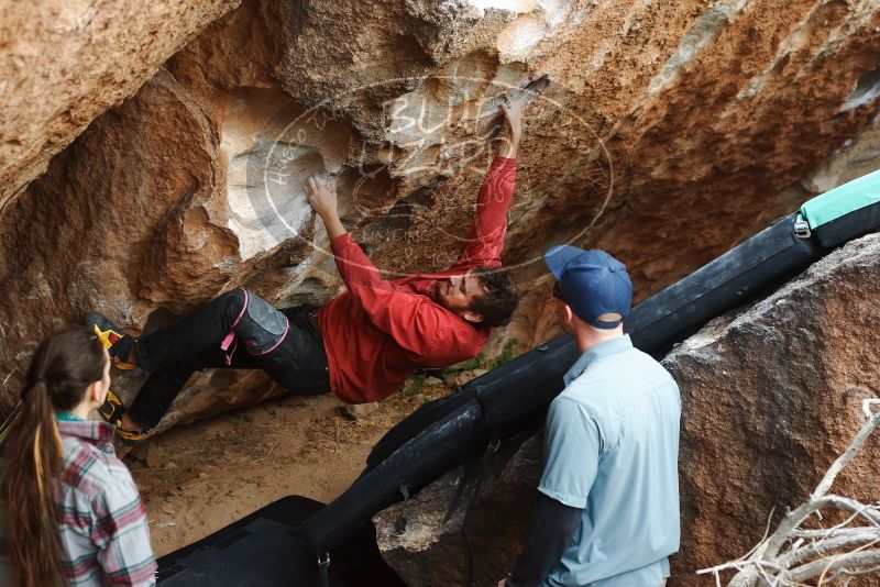 Bouldering in Hueco Tanks on 02/03/2019 with Blue Lizard Climbing and Yoga
Filename: SRM_20190203_1510560.jpg
Aperture: f/4.0
Shutter Speed: 1/250
Body: Canon EOS-1D Mark II
Lens: Canon EF 50mm f/1.8 II