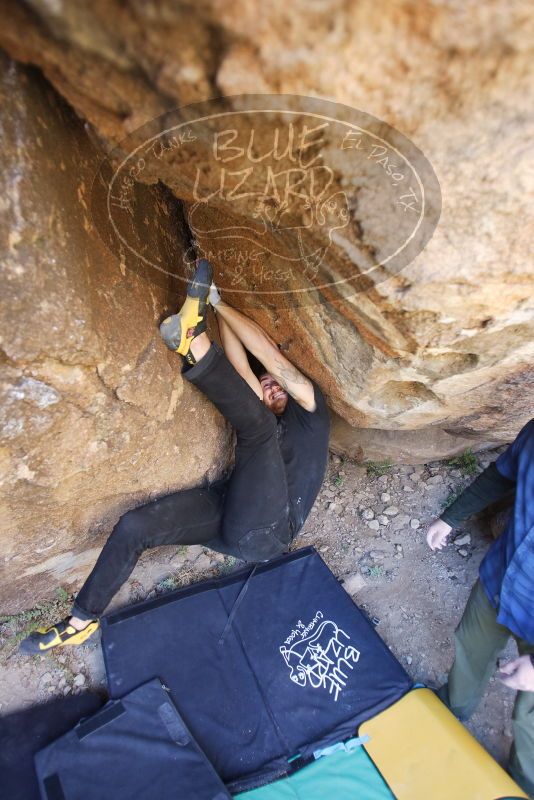 Bouldering in Hueco Tanks on 02/02/2019 with Blue Lizard Climbing and Yoga
Filename: SRM_20190202_1327510.jpg
Aperture: f/3.2
Shutter Speed: 1/200
Body: Canon EOS-1D Mark II
Lens: Canon EF 16-35mm f/2.8 L