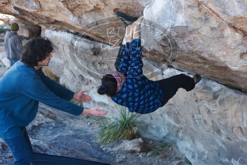 Bouldering in Hueco Tanks on 02/09/2019 with Blue Lizard Climbing and Yoga
Filename: SRM_20190209_1048410.jpg
Aperture: f/4.0
Shutter Speed: 1/200
Body: Canon EOS-1D Mark II
Lens: Canon EF 50mm f/1.8 II