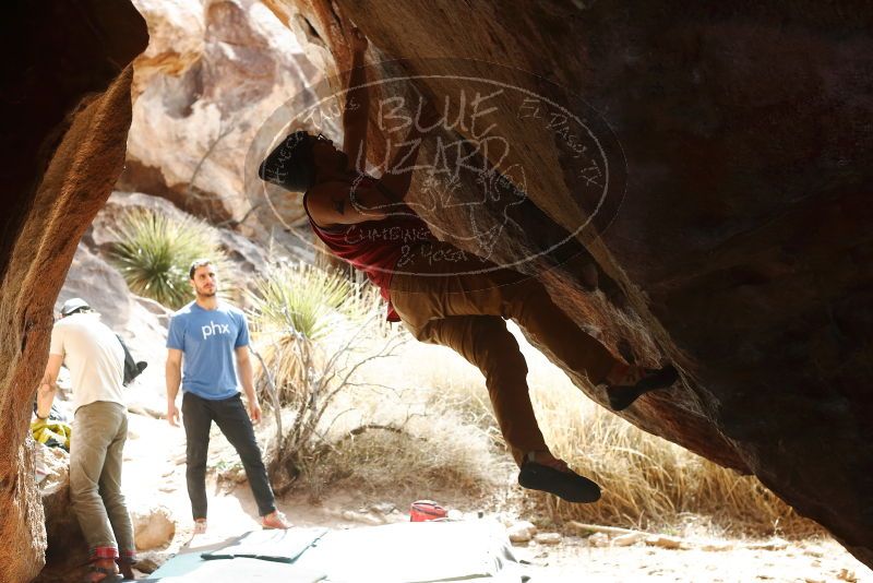 Bouldering in Hueco Tanks on 02/09/2019 with Blue Lizard Climbing and Yoga
Filename: SRM_20190209_1302550.jpg
Aperture: f/4.0
Shutter Speed: 1/400
Body: Canon EOS-1D Mark II
Lens: Canon EF 50mm f/1.8 II