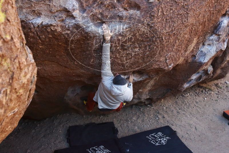 Bouldering in Hueco Tanks on 02/17/2019 with Blue Lizard Climbing and Yoga
Filename: SRM_20190217_1116480.jpg
Aperture: f/4.5
Shutter Speed: 1/400
Body: Canon EOS-1D Mark II
Lens: Canon EF 16-35mm f/2.8 L
