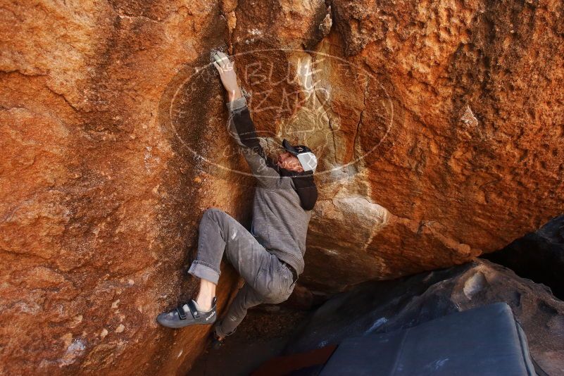 Bouldering in Hueco Tanks on 02/17/2019 with Blue Lizard Climbing and Yoga
Filename: SRM_20190217_1148380.jpg
Aperture: f/5.6
Shutter Speed: 1/250
Body: Canon EOS-1D Mark II
Lens: Canon EF 16-35mm f/2.8 L