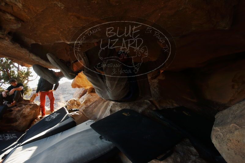 Bouldering in Hueco Tanks on 02/17/2019 with Blue Lizard Climbing and Yoga

Filename: SRM_20190217_1739330.jpg
Aperture: f/4.0
Shutter Speed: 1/250
Body: Canon EOS-1D Mark II
Lens: Canon EF 16-35mm f/2.8 L