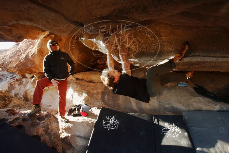 Bouldering in Hueco Tanks on 02/17/2019 with Blue Lizard Climbing and Yoga
Filename: SRM_20190217_1742090.jpg
Aperture: f/4.0
Shutter Speed: 1/250
Body: Canon EOS-1D Mark II
Lens: Canon EF 16-35mm f/2.8 L