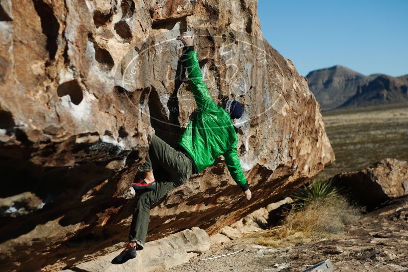 Bouldering in Hueco Tanks on 02/22/2019 with Blue Lizard Climbing and Yoga

Filename: SRM_20190222_1001590.jpg
Aperture: f/2.8
Shutter Speed: 1/6400
Body: Canon EOS-1D Mark II
Lens: Canon EF 50mm f/1.8 II