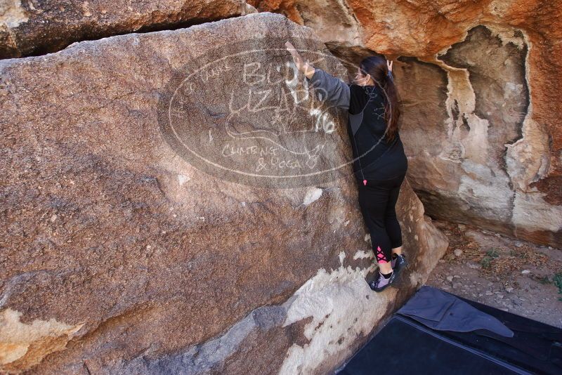 Bouldering in Hueco Tanks on 02/24/2019 with Blue Lizard Climbing and Yoga
Filename: SRM_20190224_1315300.jpg
Aperture: f/5.0
Shutter Speed: 1/200
Body: Canon EOS-1D Mark II
Lens: Canon EF 16-35mm f/2.8 L