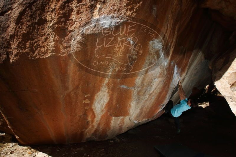 Bouldering in Hueco Tanks on 03/01/2019 with Blue Lizard Climbing and Yoga
Filename: SRM_20190301_1258080.jpg
Aperture: f/8.0
Shutter Speed: 1/250
Body: Canon EOS-1D Mark II
Lens: Canon EF 16-35mm f/2.8 L