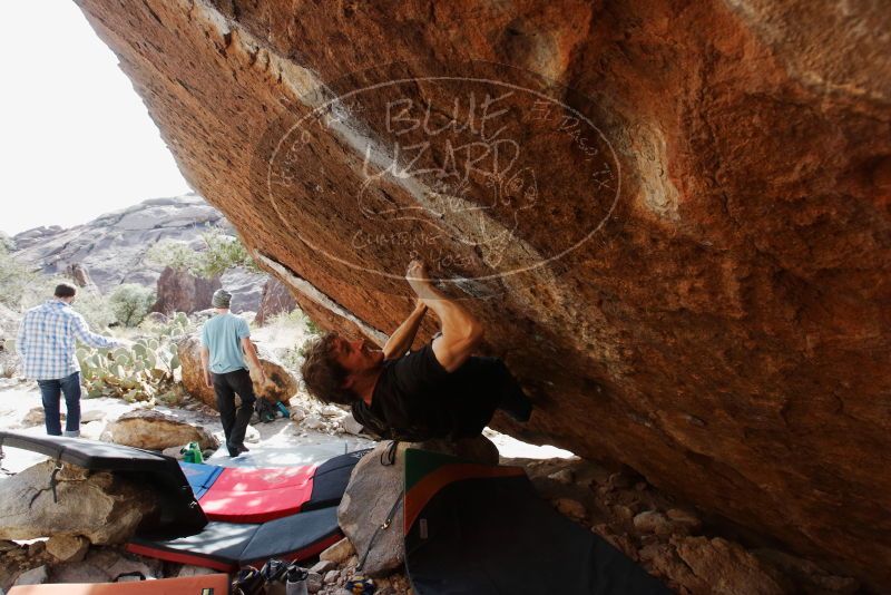 Bouldering in Hueco Tanks on 03/01/2019 with Blue Lizard Climbing and Yoga
Filename: SRM_20190301_1608590.jpg
Aperture: f/5.6
Shutter Speed: 1/640
Body: Canon EOS-1D Mark II
Lens: Canon EF 16-35mm f/2.8 L