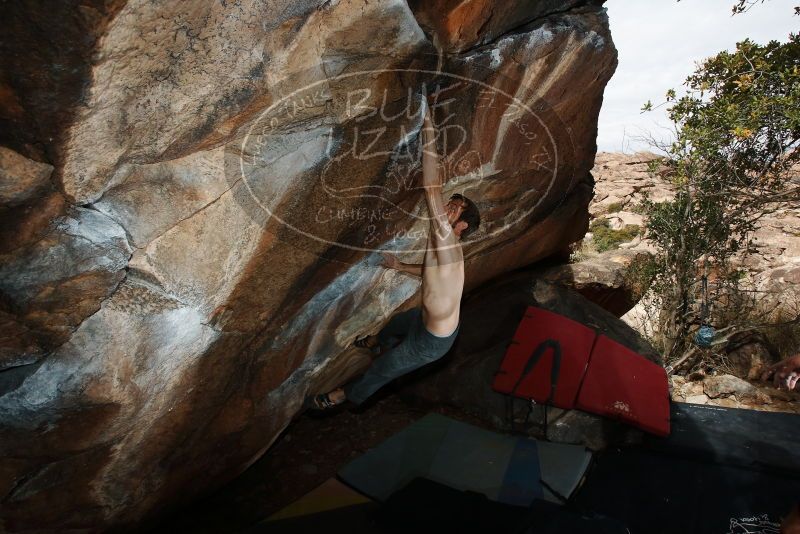 Bouldering in Hueco Tanks on 03/02/2019 with Blue Lizard Climbing and Yoga
Filename: SRM_20190302_1219020.jpg
Aperture: f/8.0
Shutter Speed: 1/250
Body: Canon EOS-1D Mark II
Lens: Canon EF 16-35mm f/2.8 L
