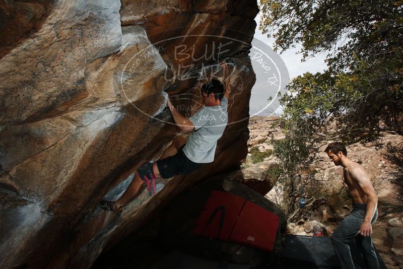 Bouldering in Hueco Tanks on 03/02/2019 with Blue Lizard Climbing and Yoga
Filename: SRM_20190302_1222470.jpg
Aperture: f/8.0
Shutter Speed: 1/250
Body: Canon EOS-1D Mark II
Lens: Canon EF 16-35mm f/2.8 L