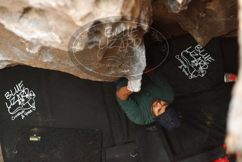 Bouldering in Hueco Tanks on 03/08/2019 with Blue Lizard Climbing and Yoga
Filename: SRM_20190308_1644370.jpg
Aperture: f/2.5
Shutter Speed: 1/100
Body: Canon EOS-1D Mark II
Lens: Canon EF 50mm f/1.8 II