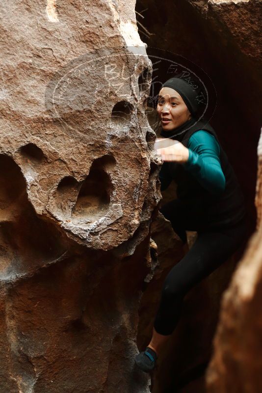 Bouldering in Hueco Tanks on 03/08/2019 with Blue Lizard Climbing and Yoga
Filename: SRM_20190308_1659150.jpg
Aperture: f/2.5
Shutter Speed: 1/125
Body: Canon EOS-1D Mark II
Lens: Canon EF 50mm f/1.8 II