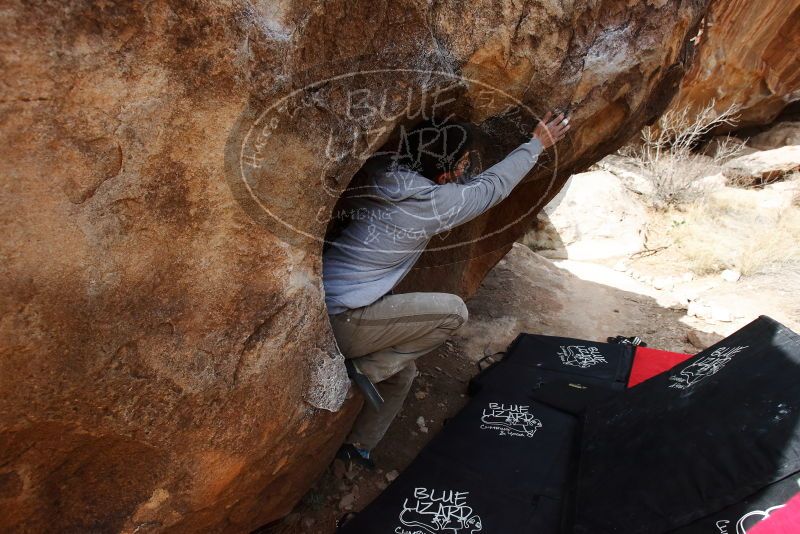 Bouldering in Hueco Tanks on 03/09/2019 with Blue Lizard Climbing and Yoga
Filename: SRM_20190309_1219020.jpg
Aperture: f/5.6
Shutter Speed: 1/1000
Body: Canon EOS-1D Mark II
Lens: Canon EF 16-35mm f/2.8 L