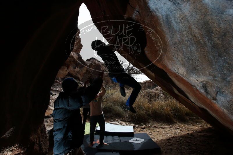 Bouldering in Hueco Tanks on 03/15/2019 with Blue Lizard Climbing and Yoga
Filename: SRM_20190315_1330250.jpg
Aperture: f/8.0
Shutter Speed: 1/250
Body: Canon EOS-1D Mark II
Lens: Canon EF 16-35mm f/2.8 L