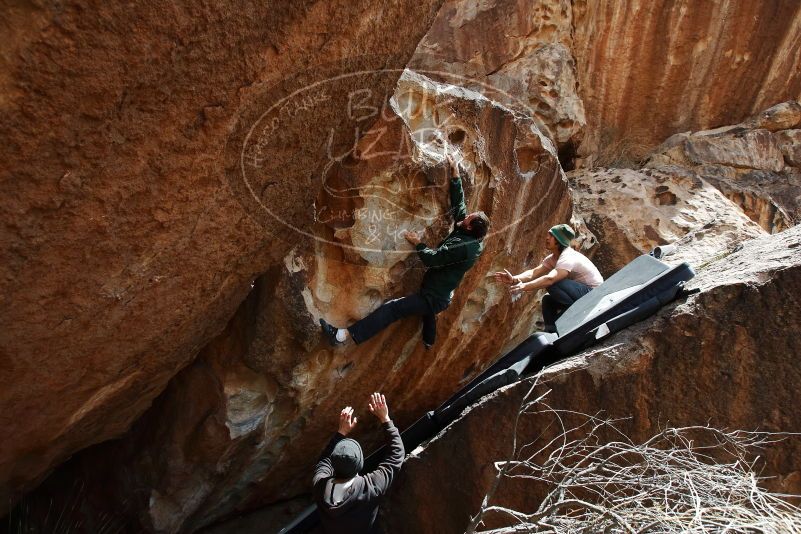 Bouldering in Hueco Tanks on 03/15/2019 with Blue Lizard Climbing and Yoga
Filename: SRM_20190315_1402050.jpg
Aperture: f/5.6
Shutter Speed: 1/1000
Body: Canon EOS-1D Mark II
Lens: Canon EF 16-35mm f/2.8 L