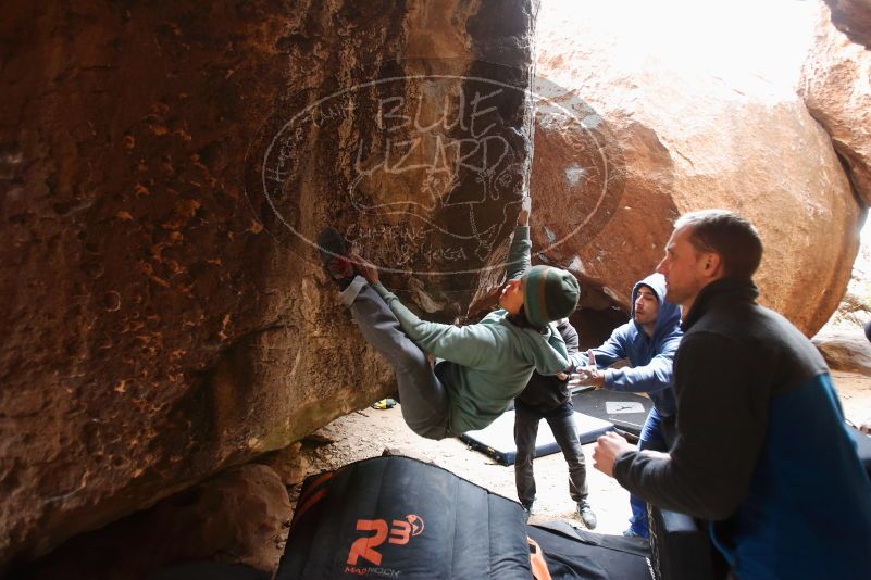 Bouldering in Hueco Tanks on 03/15/2019 with Blue Lizard Climbing and Yoga

Filename: SRM_20190315_1649040.jpg
Aperture: f/3.2
Shutter Speed: 1/100
Body: Canon EOS-1D Mark II
Lens: Canon EF 16-35mm f/2.8 L